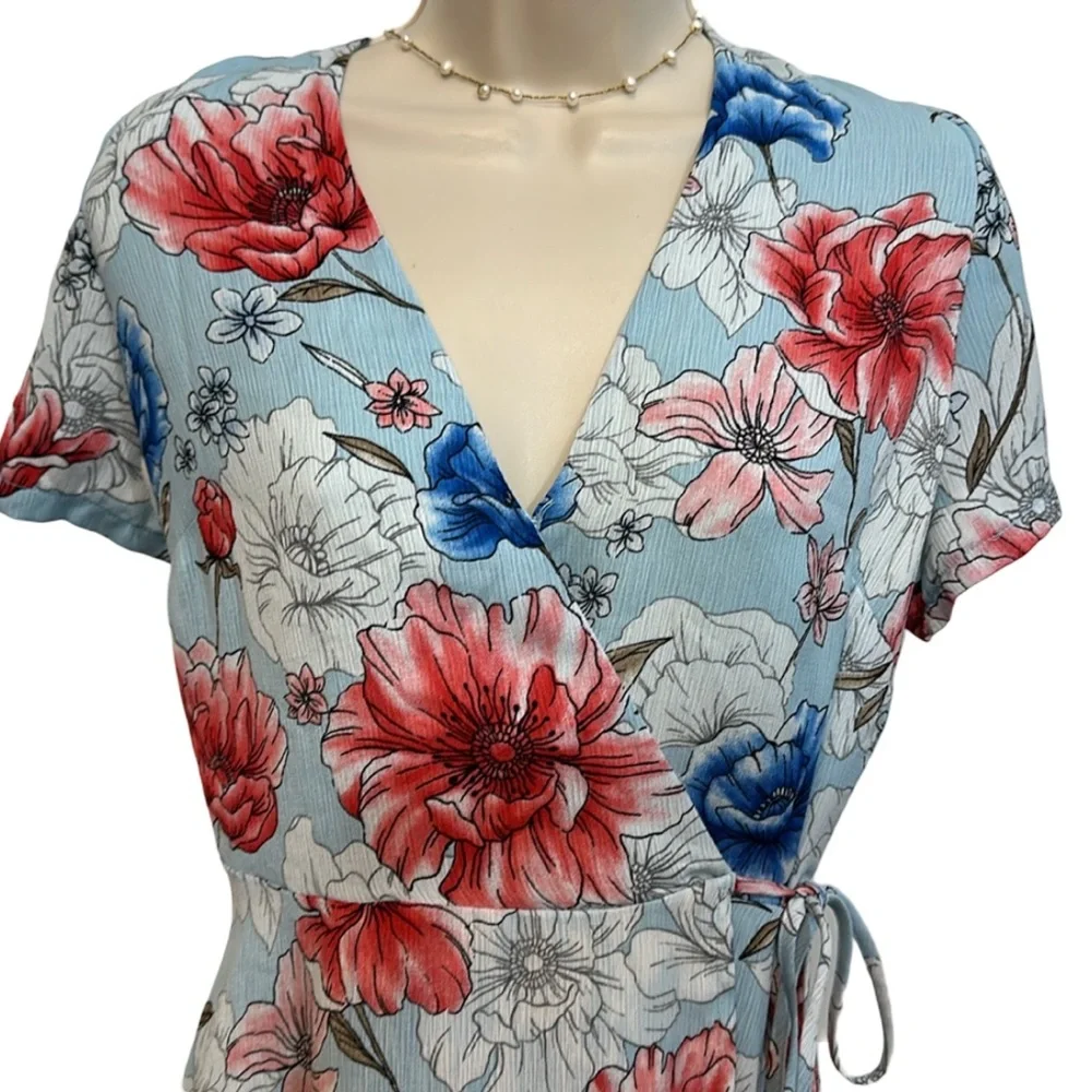 Lush Light Blue Floral Short Sleeve Wrap Dress - Picture 2 of 4